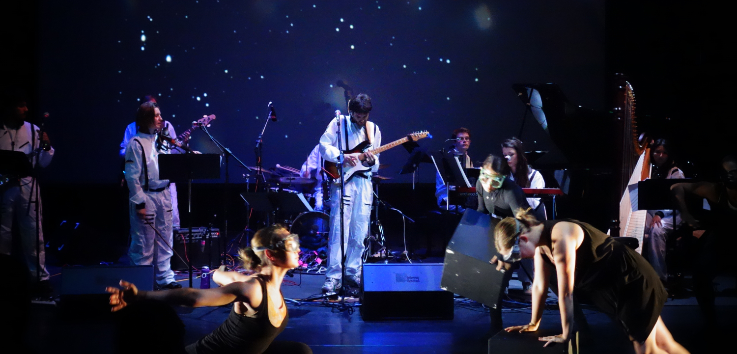 Antenna Fuzz performing zolk tizzer